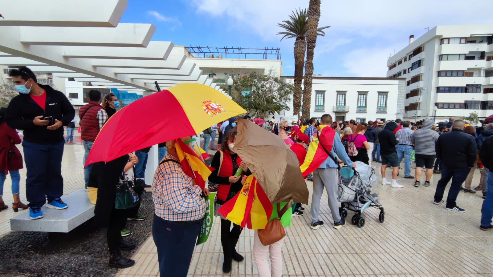 Santiago Abascal lidera la manifestación  en Lanzarote . (Fotos: Sergio Betancort)