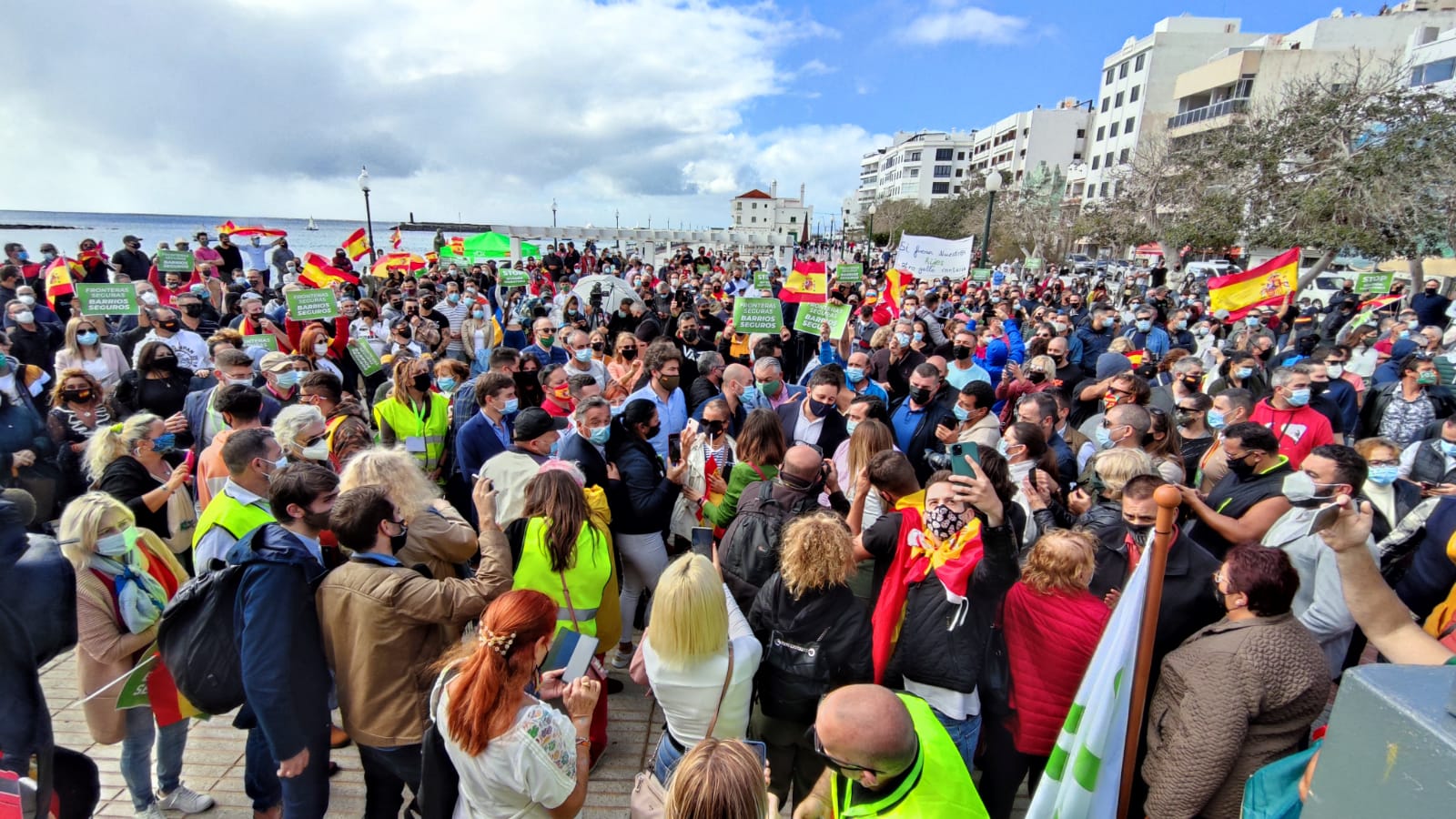 Santiago Abascal lidera la manifestación  en Lanzarote . (Fotos: Sergio Betancort)