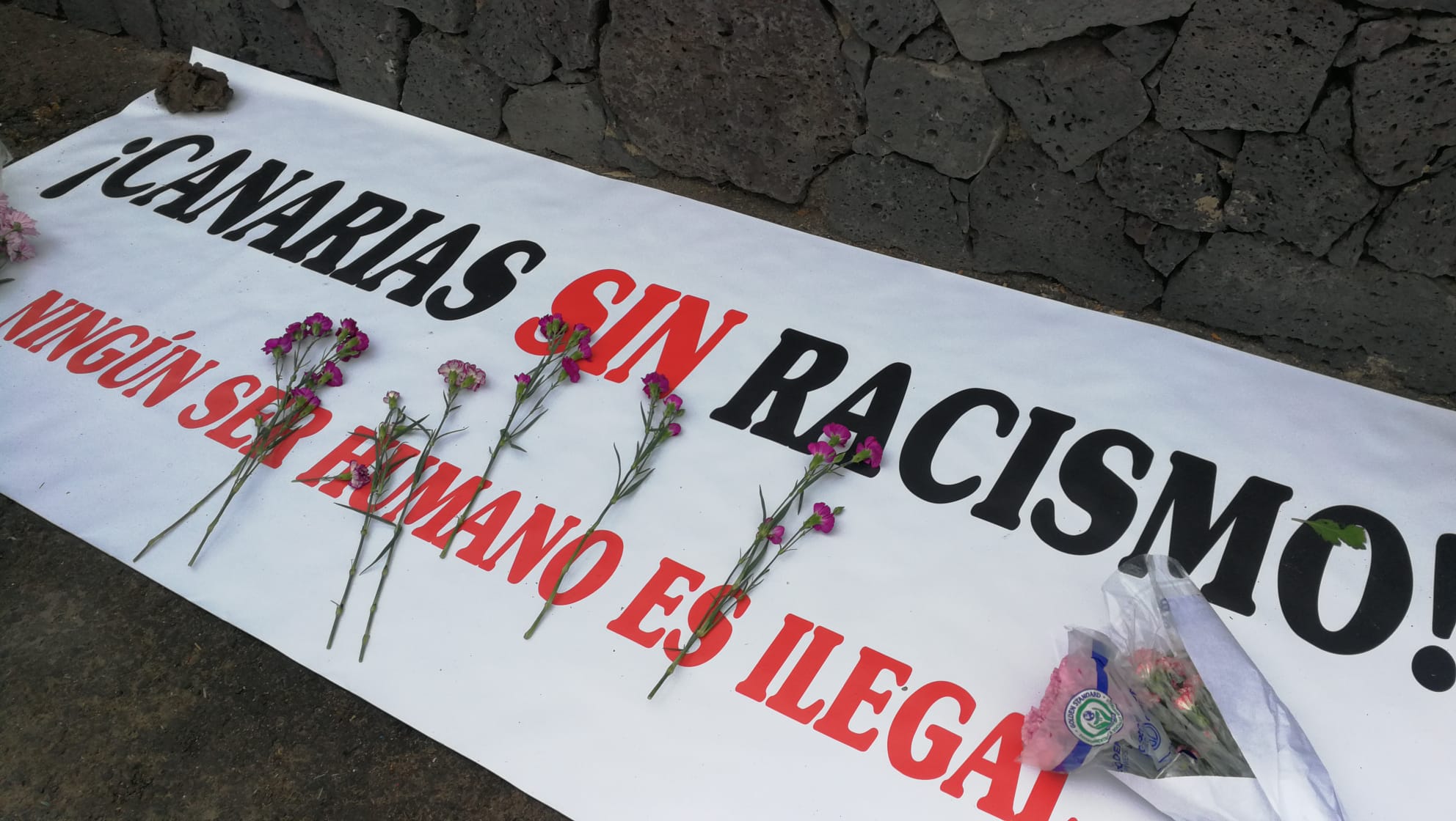Homenaje a los fallecidos de la patera de Órzola. (Fotos: Sergio Betancort)