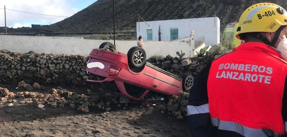 Vuelca un coche en Conil