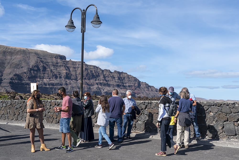 Emotivo homenaje a los fallecidos en Órzola. Fotos: @pepsalip