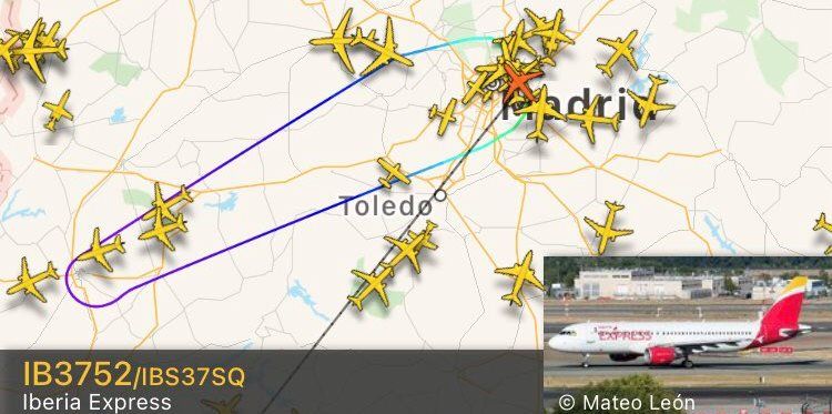 Un avión que volaba a Lanzarote regresa a Madrid porque un pasajero sufre un ataque epiléptico Imagen @controladoresaereos