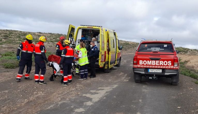 Rescate de un senderista herido en el Risco de Famara Rescate de un senderista herido en el Risco de Famara