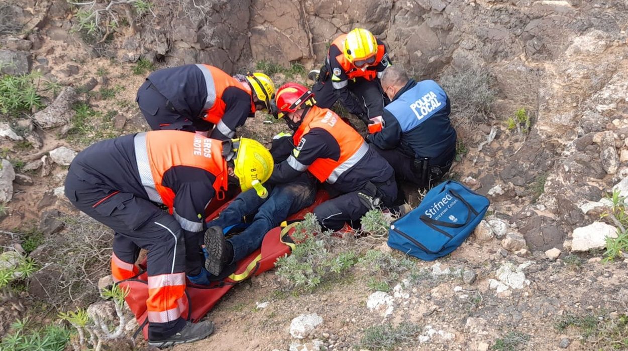 Rescate de senderista herido en el Risco de Famara