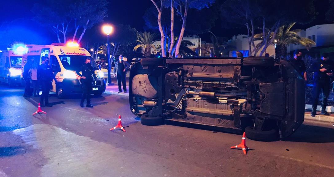 Choque y vuelco  en la Rambla Medular de Arrecife