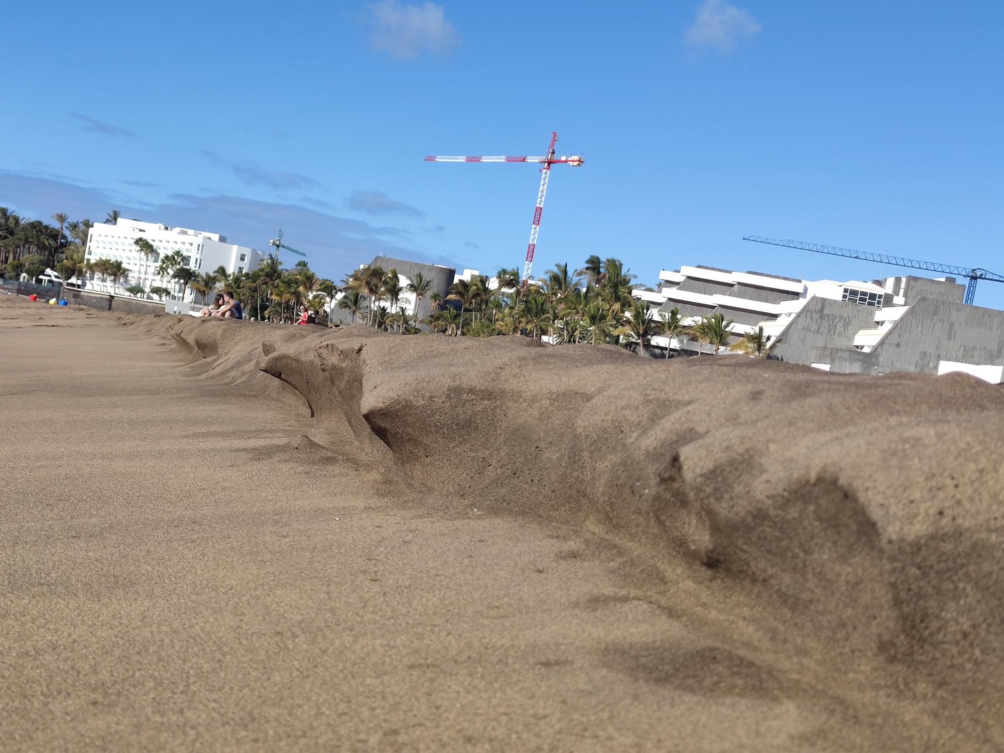 Pérdida de arena en la Playa Grande de Puerto del Carmen 
