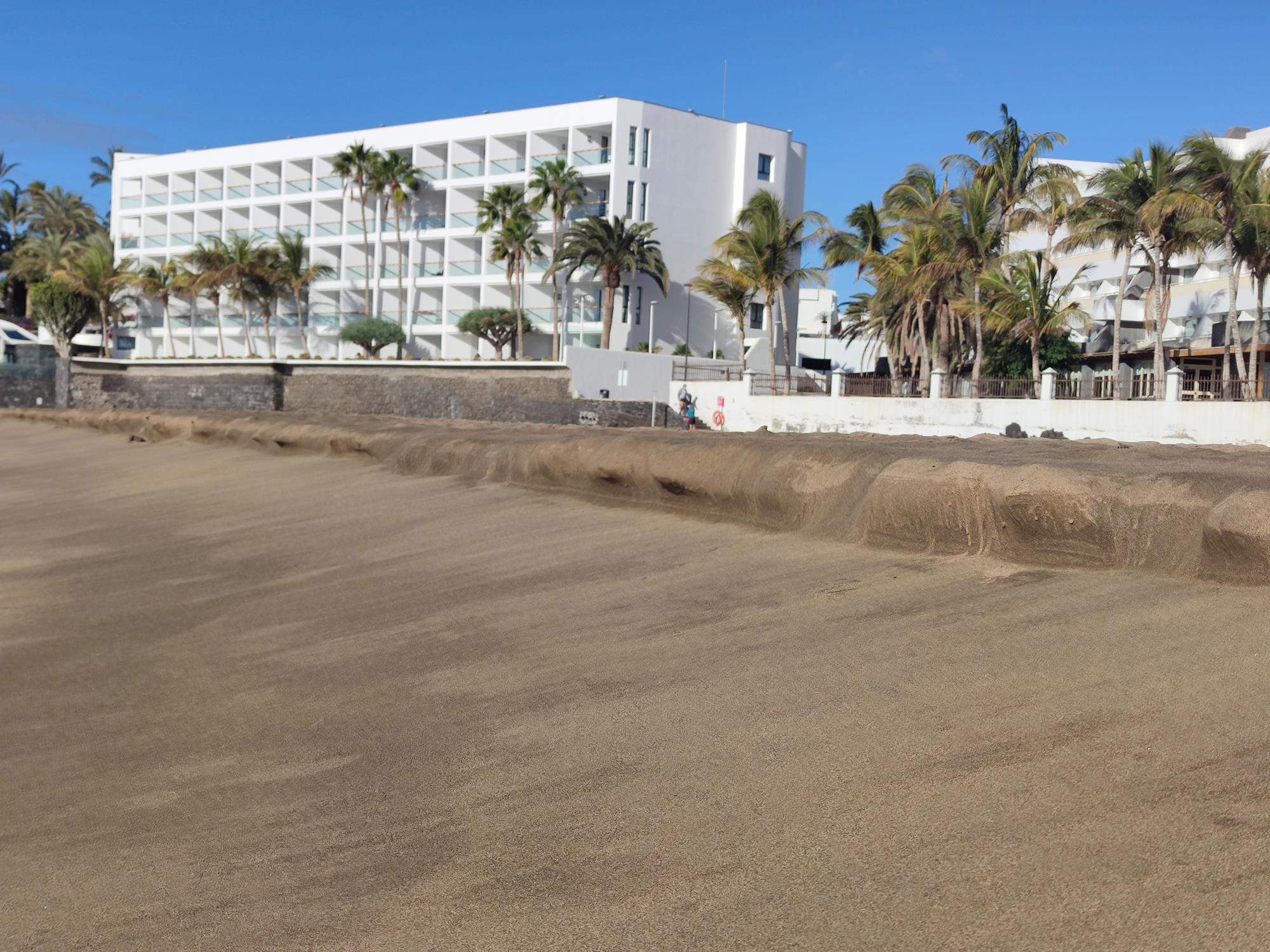 Pérdida de arena en la Playa Grande de Puerto del Carmen 