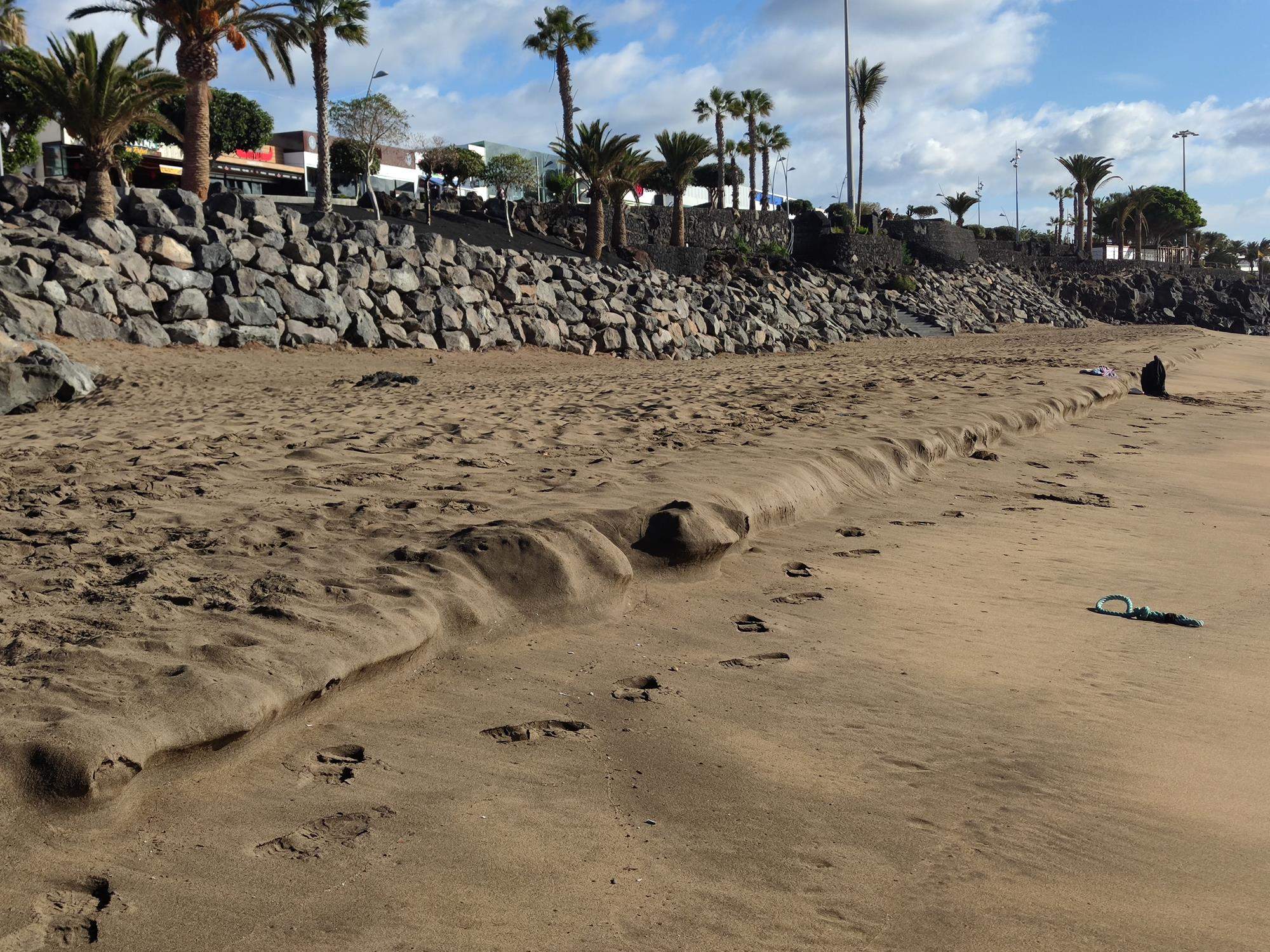 Pérdida de arena en la Playa Grande de Puerto del Carmen 