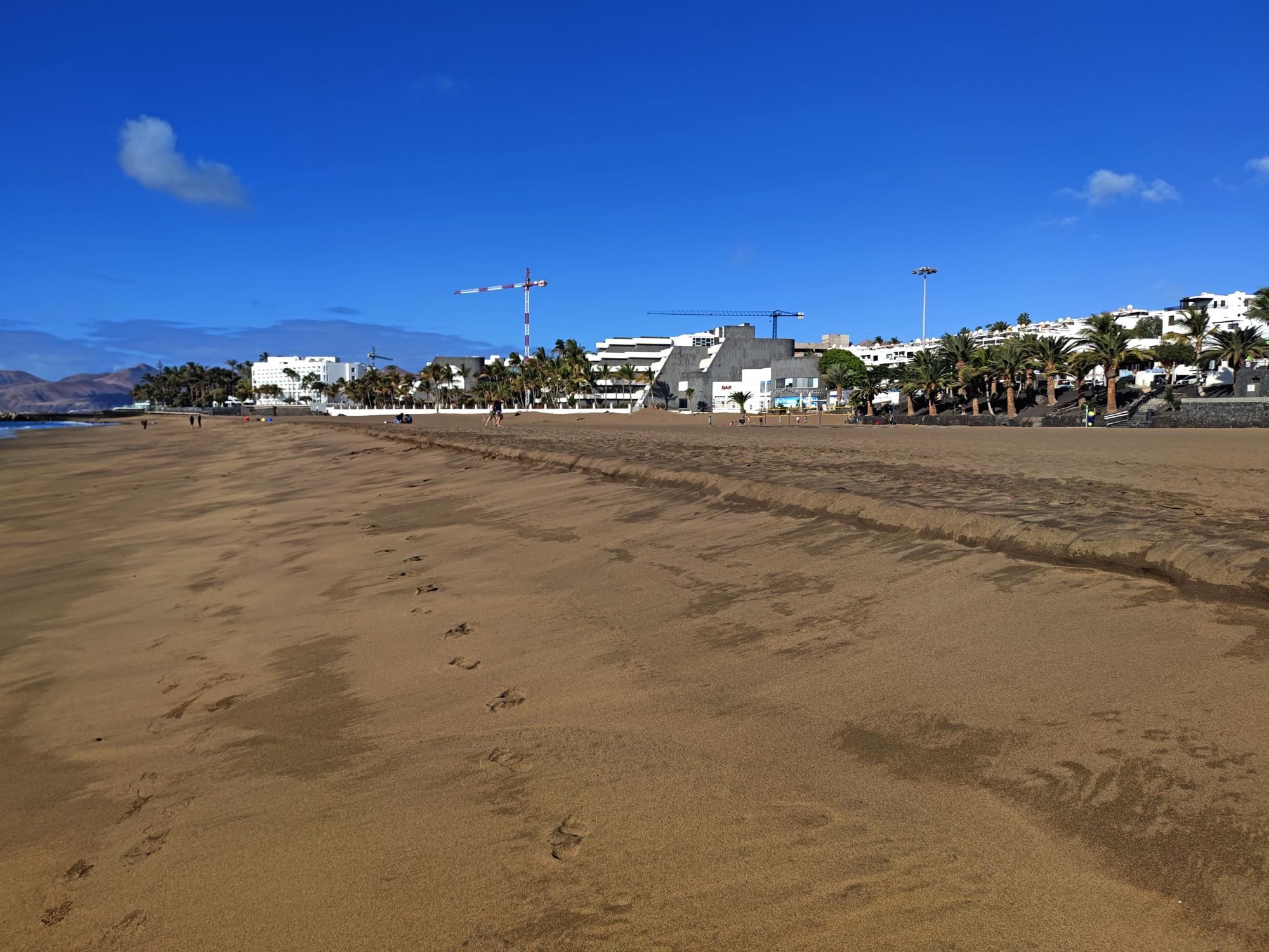 Pérdida de arena en la Playa Grande de Puerto del Carmen 