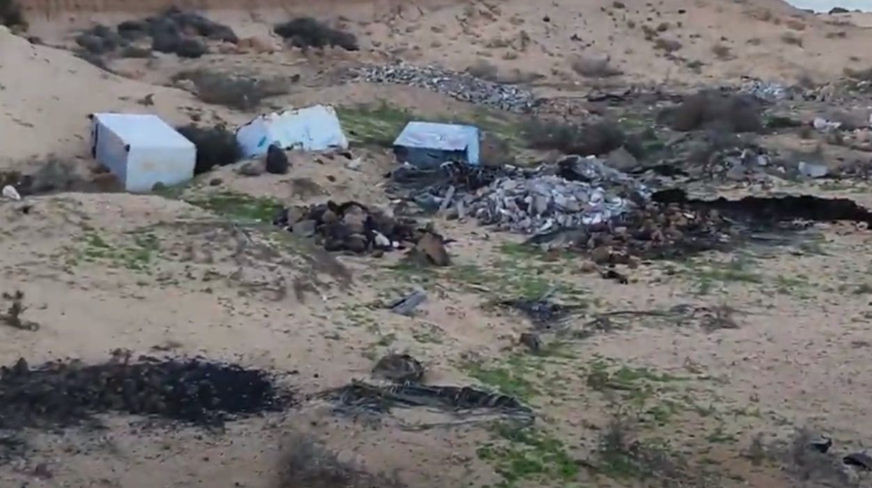 Debris and appliances dumped in Muñique
