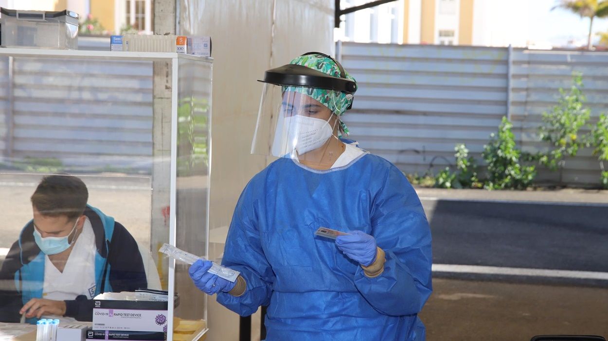 Sanitarios en el Covid Auto del Recinto Ferial de Arrecife