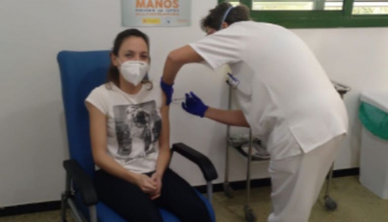 Vacunación de sanitarios de Lanzarote contra el Covid 19