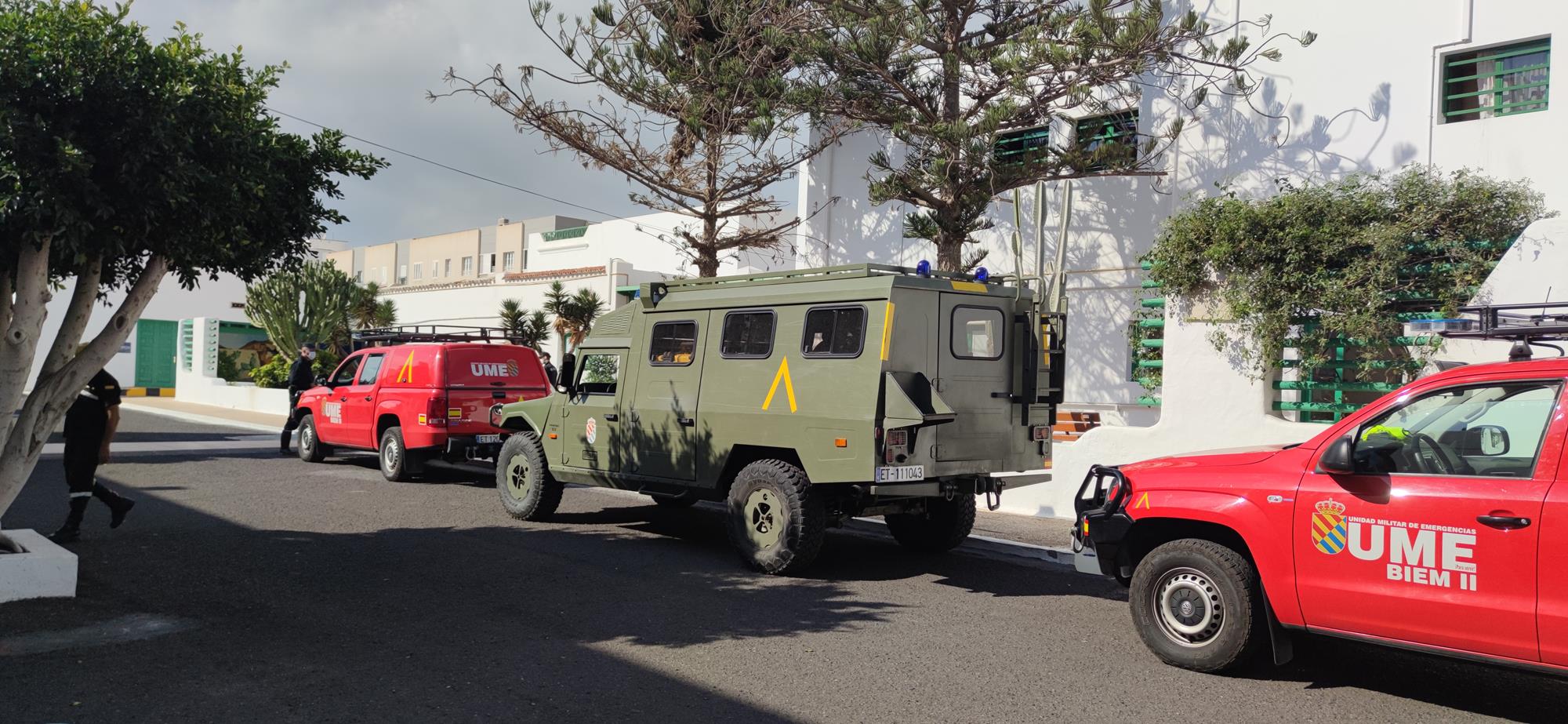 Tareas de desinfección de la UME en el Hospital Insular de Lanzarote