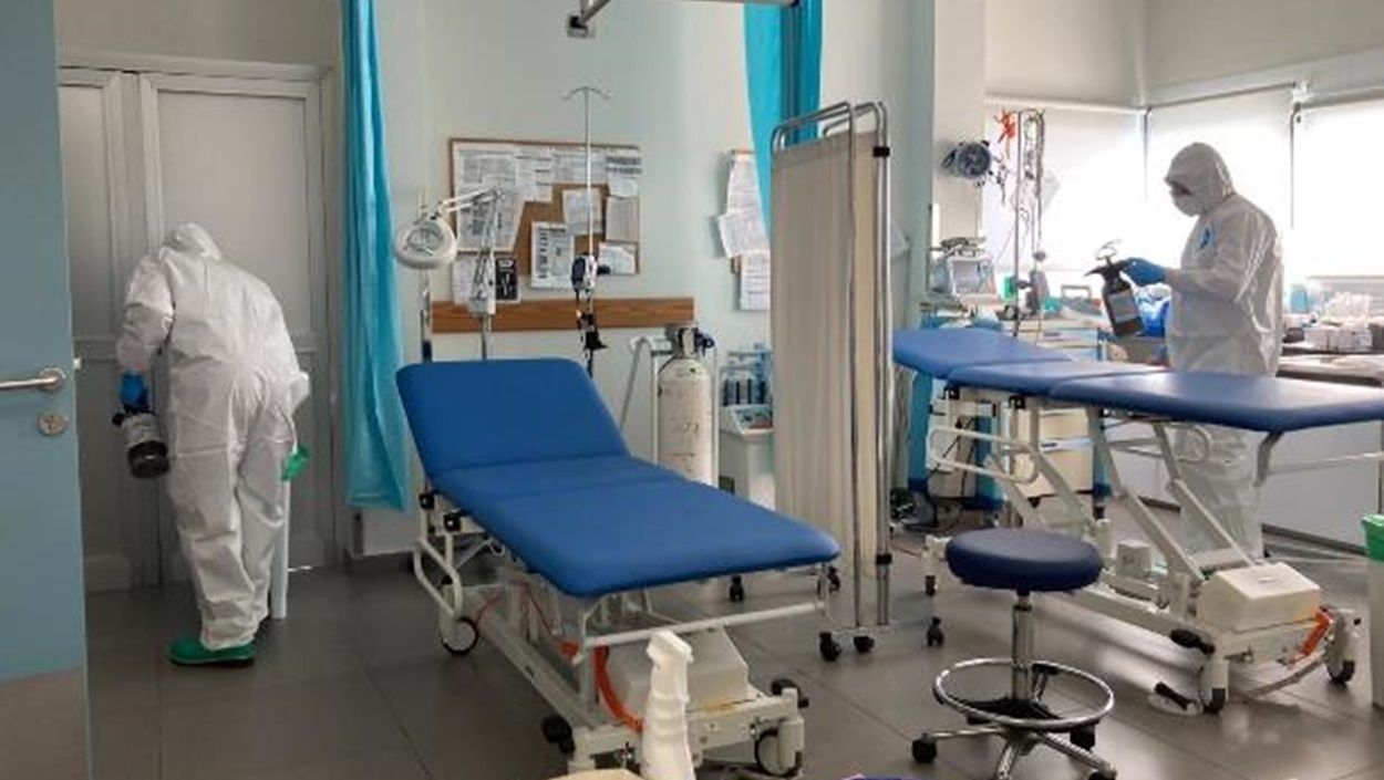 Tareas de desinfección del Mando de Canarias en el centro de salud de Playa Blanca