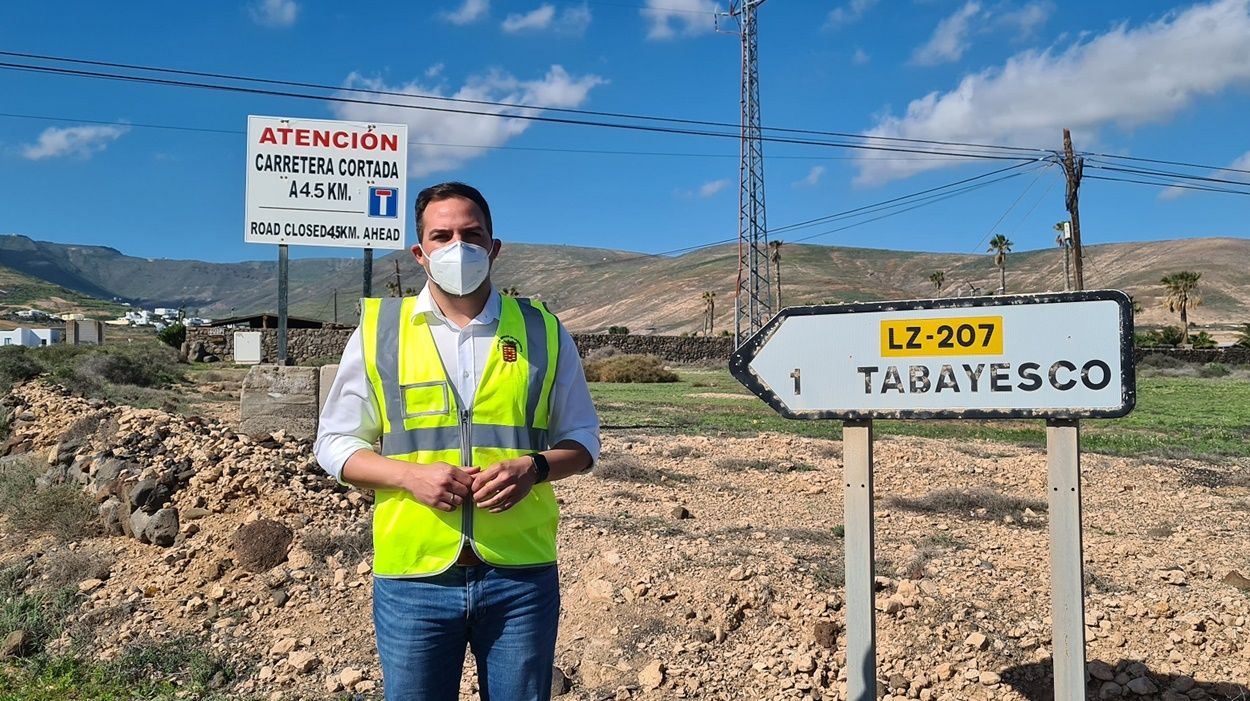 The Councilor for Public Works of the Cabildo, Jacobo Medina, on the Tabayesco road