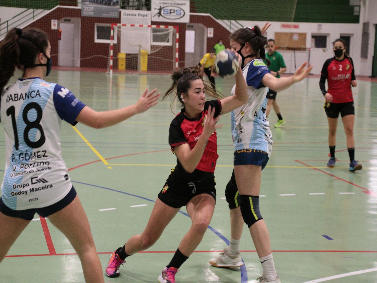 El BM Porriño no se lo puso nada fácil al CB Lanzarote  Zonzamas