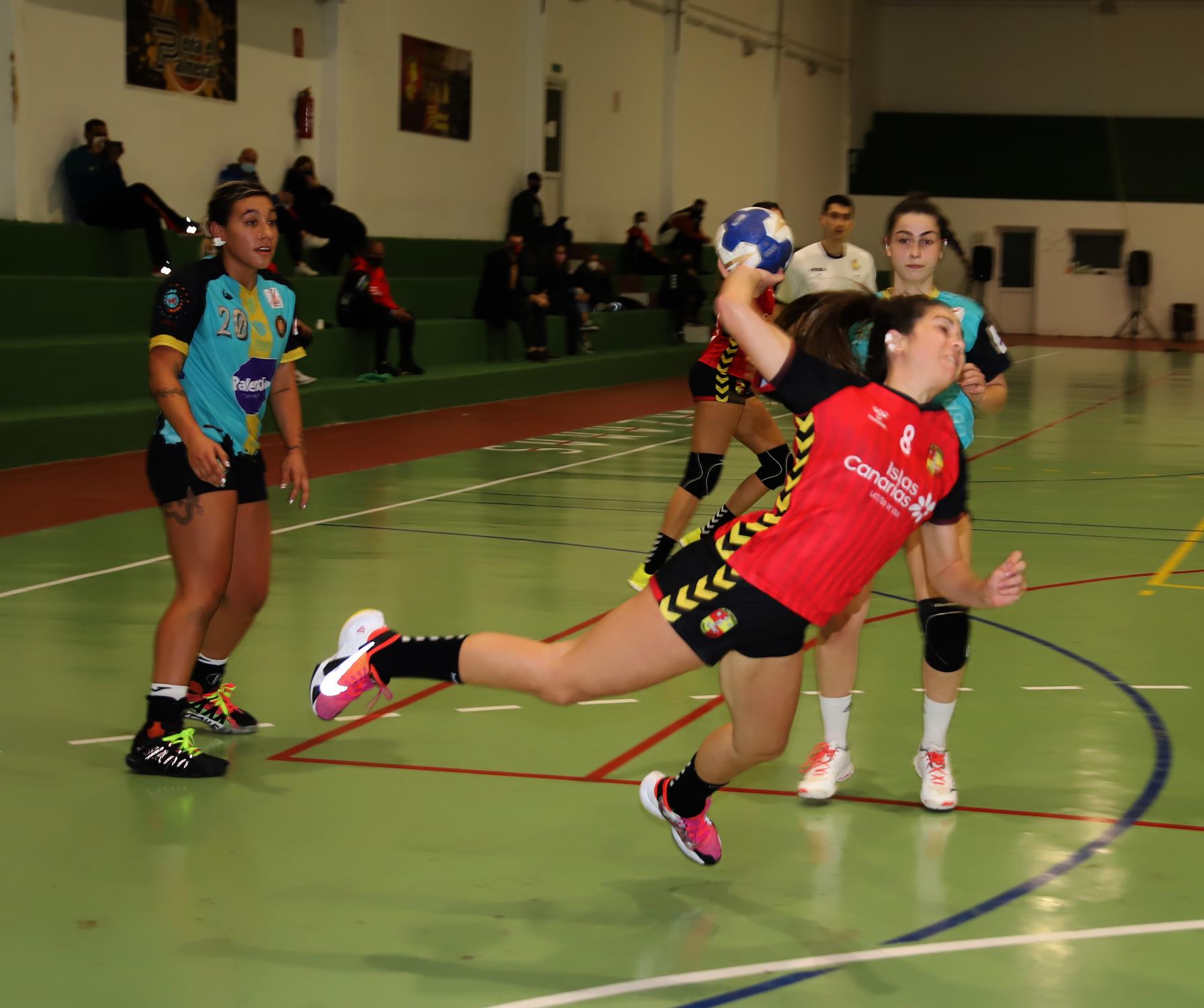 El Lanzarote Zonzamas continúa invicto tras ganar al colista  (27-15)