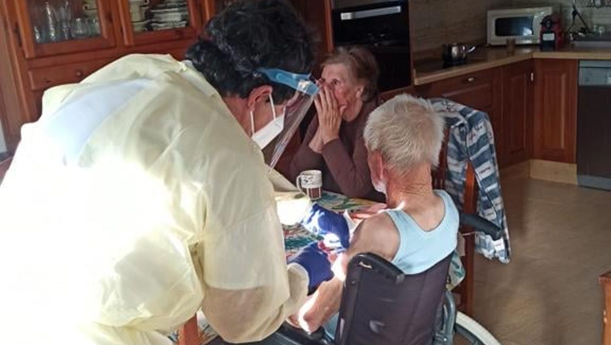 Vacunación contra el Covid a grandes dependientes en Lanzarote