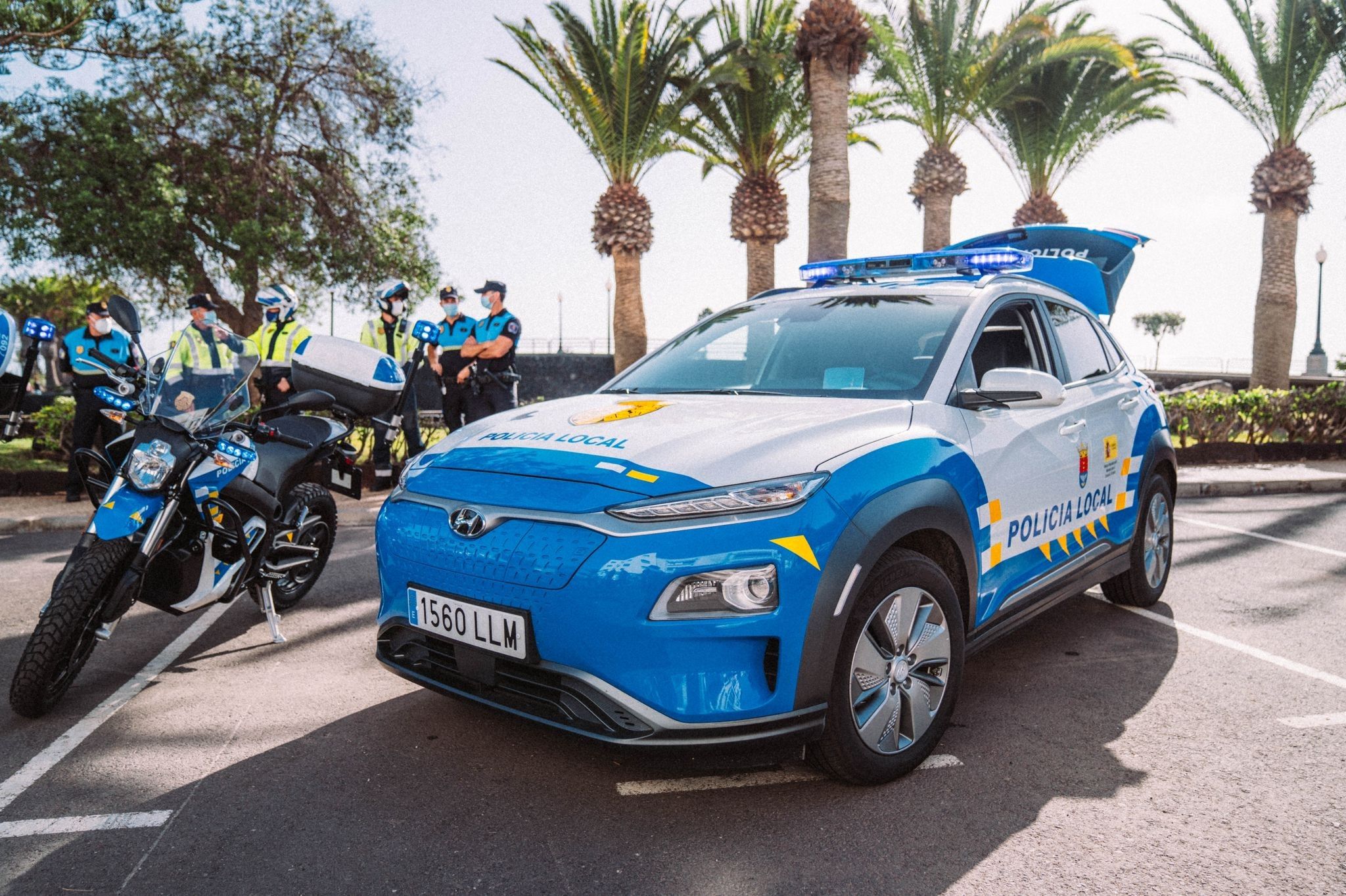 Arrecife incorpora 2 nuevos coches patrullas y 3 motos para la Policía Local