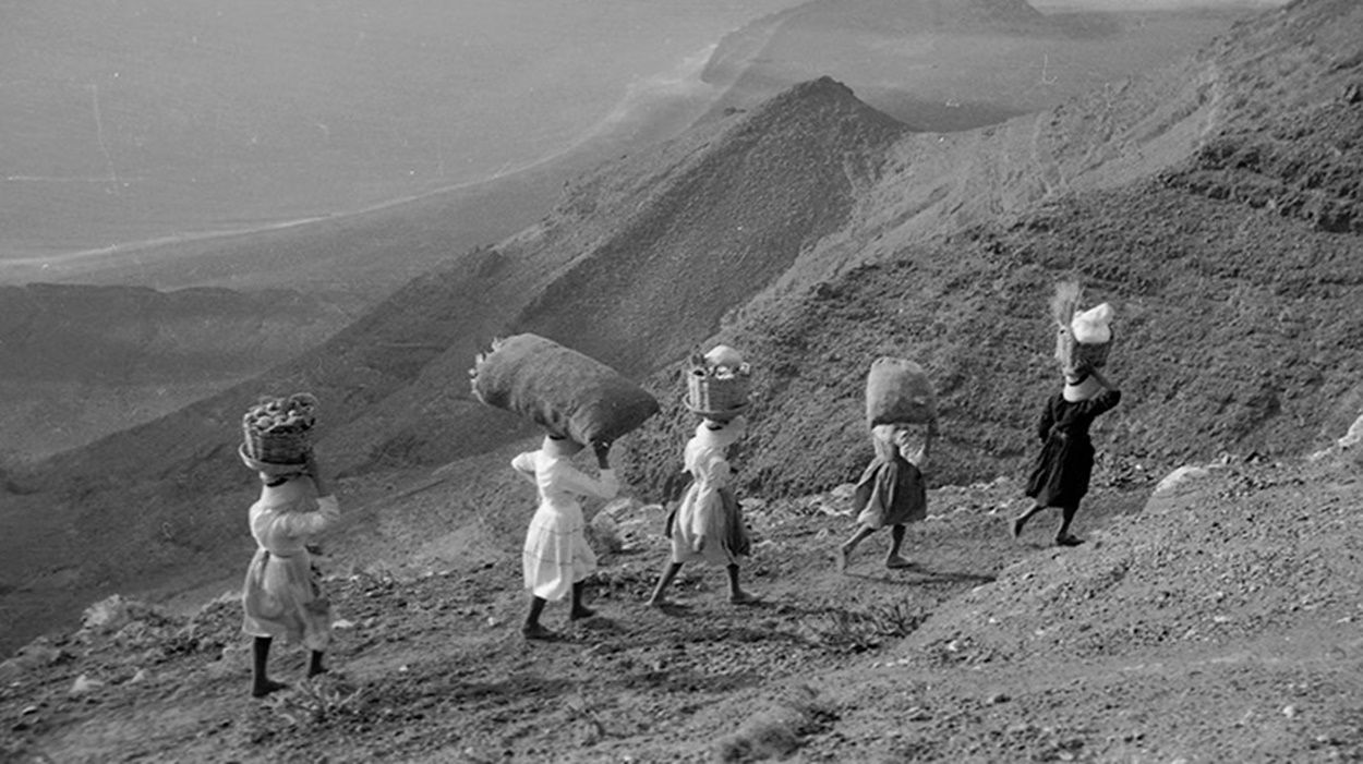 Mujeres en el camino de las gracioseras