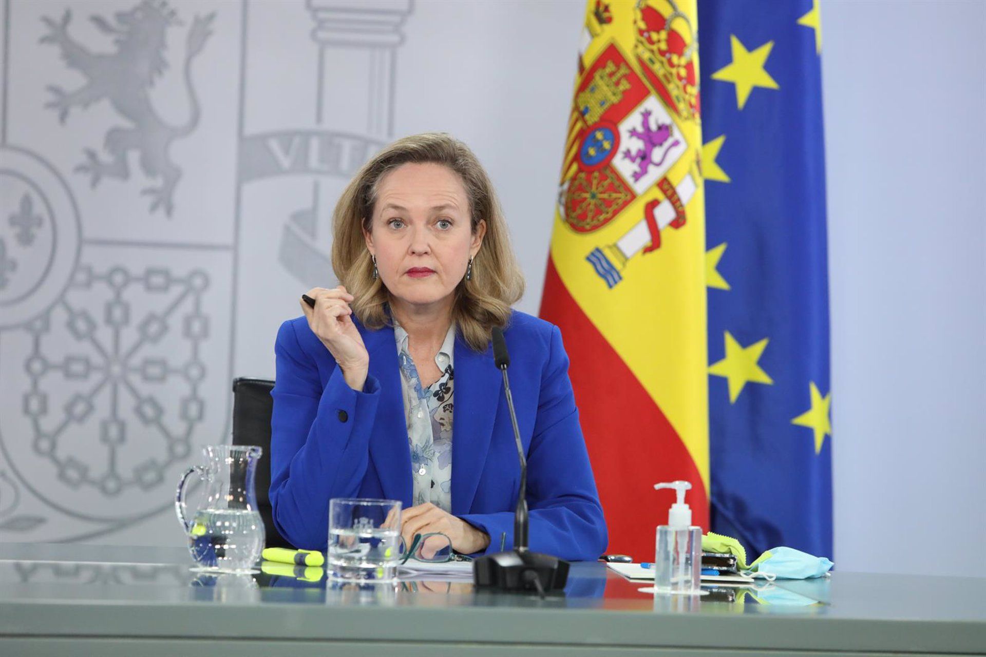 La ministra Nadia Calviño, anunciando la línea de ayudas