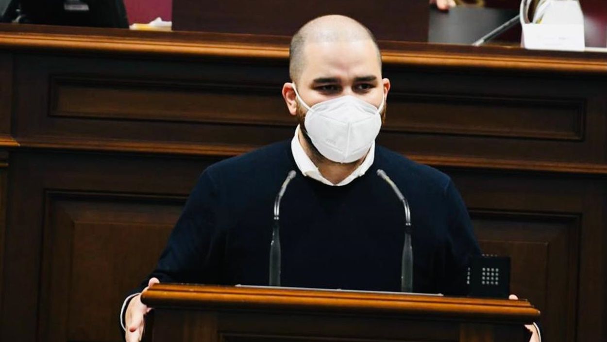 Jesús Machín Tavío, en el Parlamento de Canarias