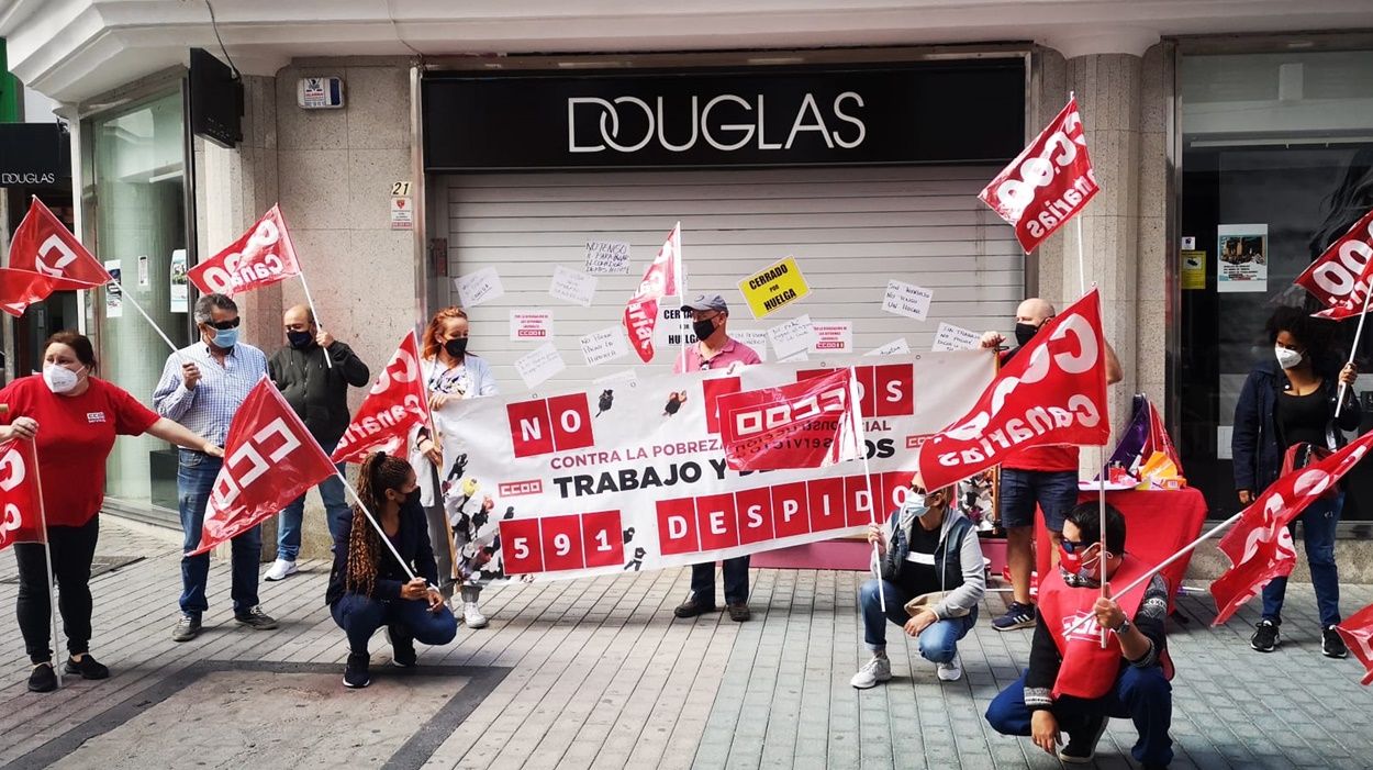 Segunda jornada de huelga en las perfumerías Douglas
