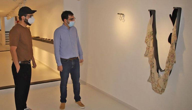 El artista Jesús H. Verano, junto al consejero de Cultura el Cabildo El artista Jesús H. Verano, junto al consejero de Cultura el Cabildo