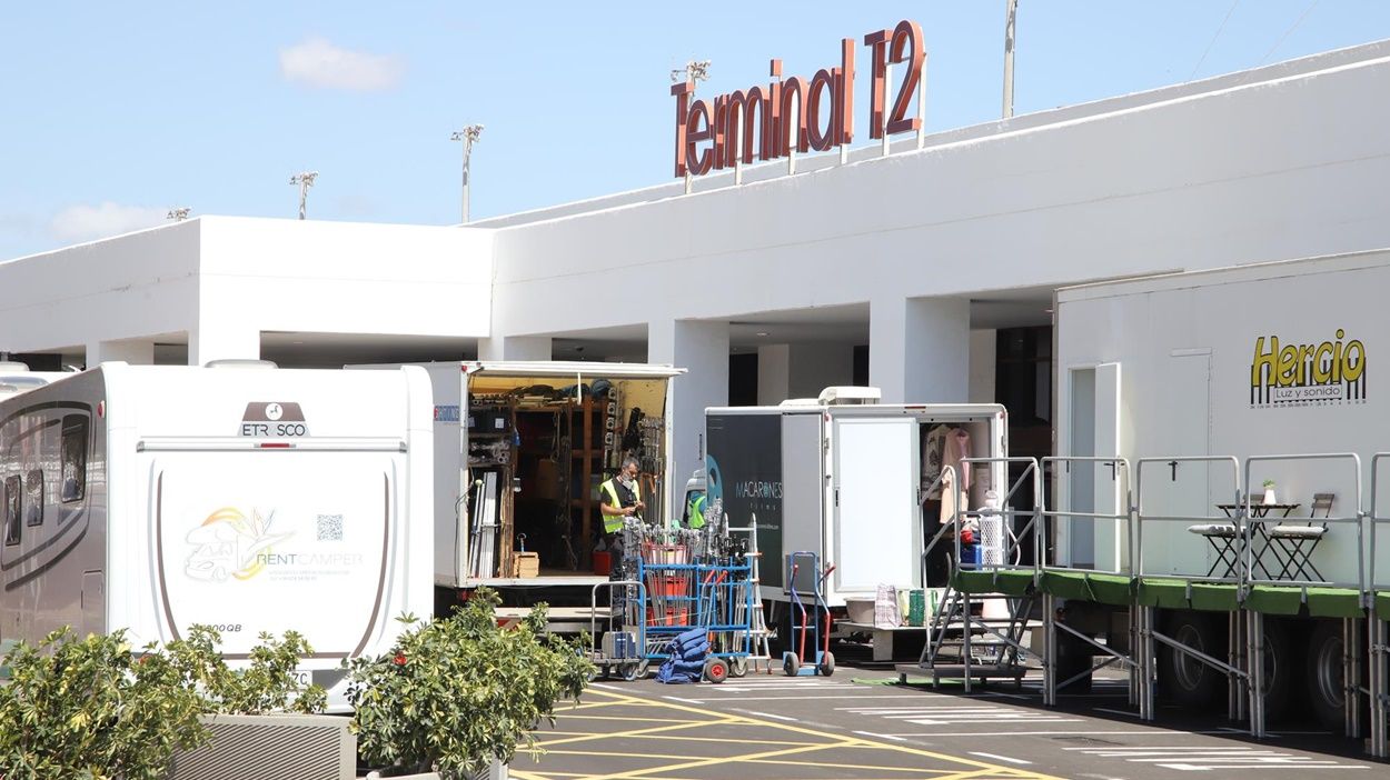 Rodaje de la película 'The Family' en el aeropuerto de Lanzarote. Fotos: Sergio Betancort 