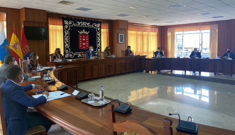 Reunión del delegado del Gobierno con los siete alcaldes de la isla