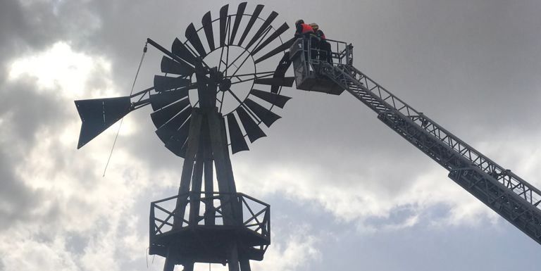 Los bomberos vuelven a intervenir en el molino de Las Salinas de Arrecife