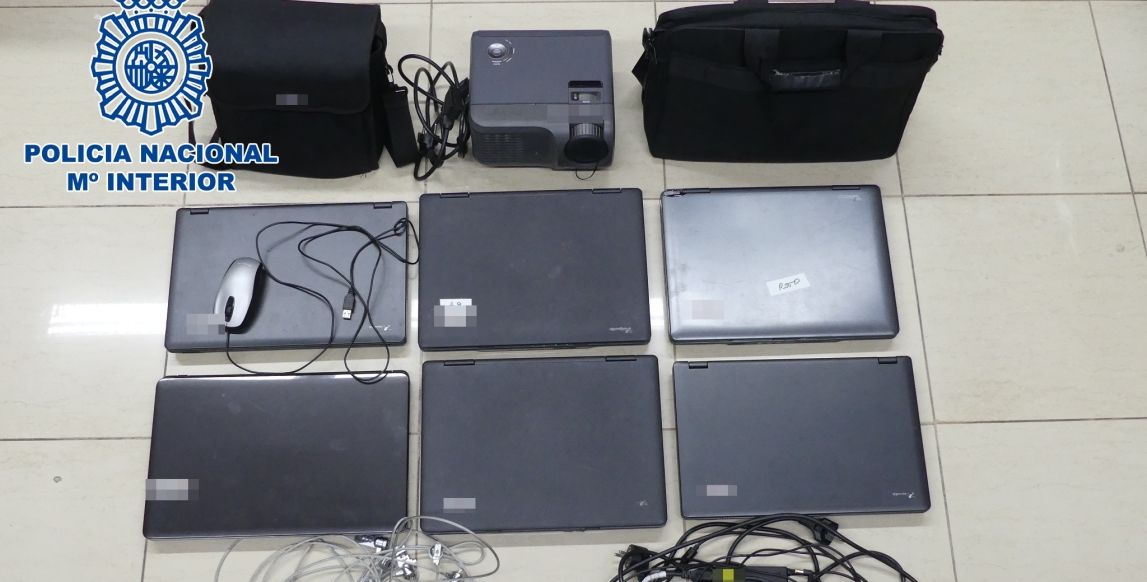 La Policía Nacional esclarece el robo de ordenadores de un centro educativo de Arrecife