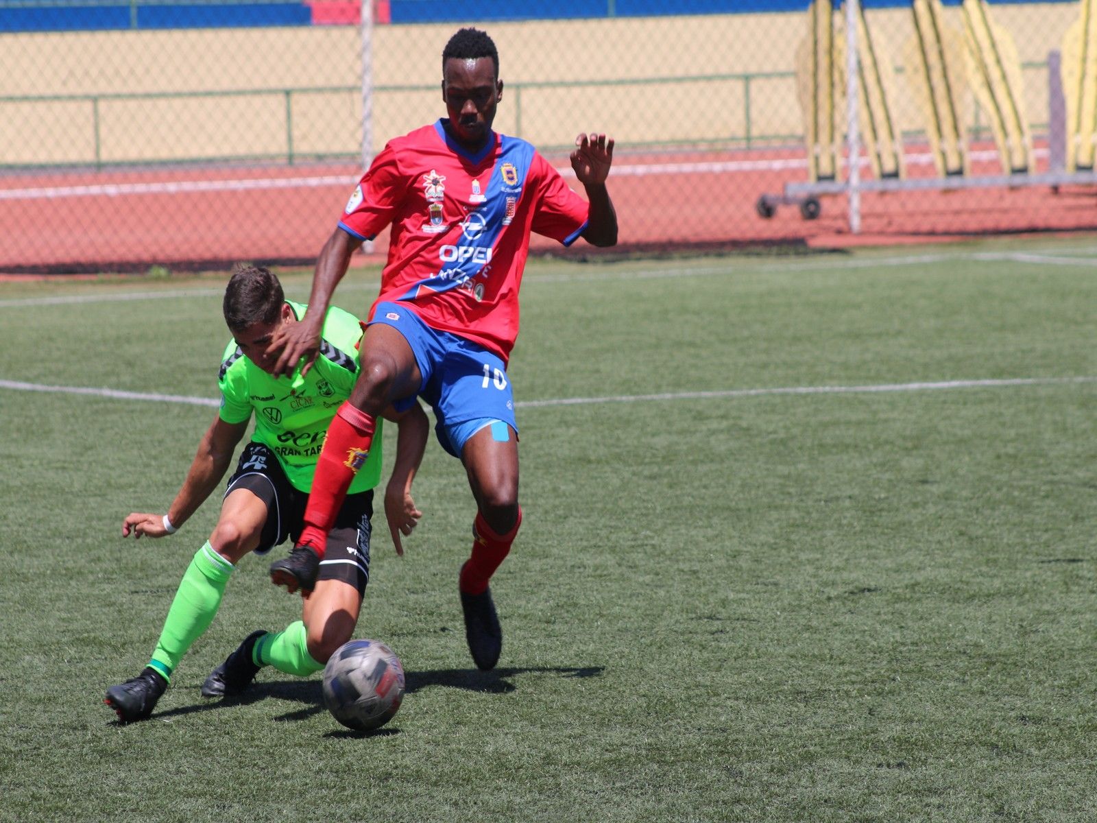 La UD Lanzarote cede un empate ante la UD Gran  Tarajal (1-1)