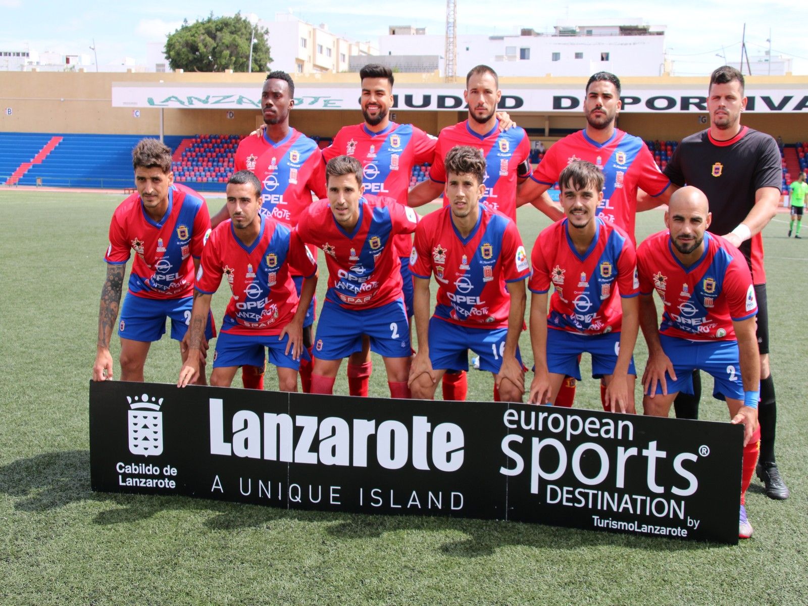La UD Lanzarote cede un empate ante la UD Gran Tarajal (1-1) La UD Lanzarote cede un empate ante la UD Gran Tarajal (1-1)