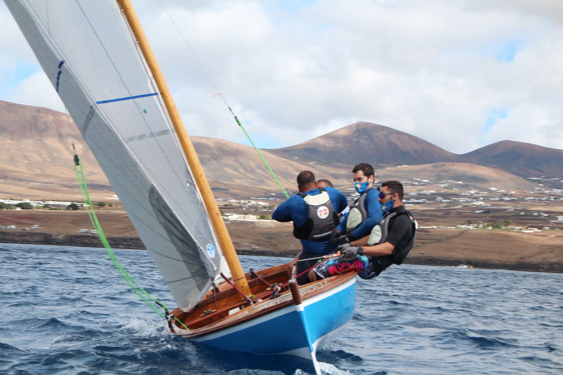 El Tritón de Playa Blanca debuta con victoria en la I Copa Vela Latina del Sur El Tritón de Playa Blanca debuta con victoria en la I Copa Vela Latina del Sur