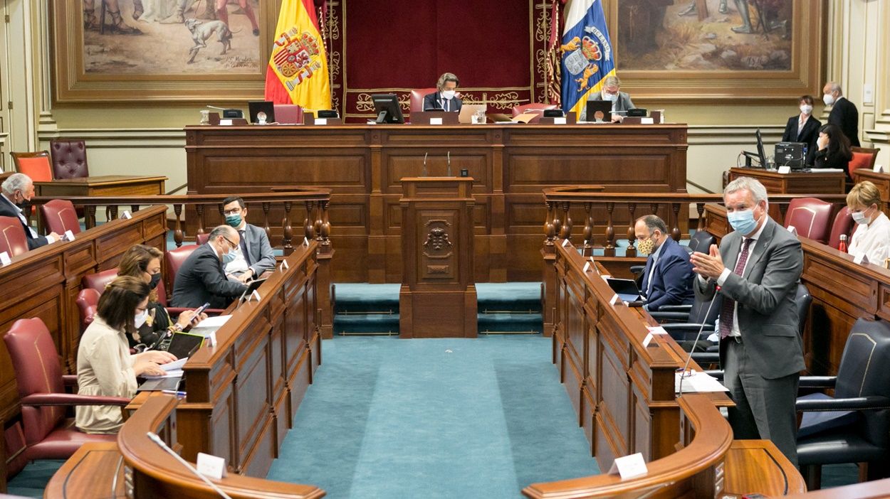 Vista del Parlamento durante la intervención de Sebastán Franquis