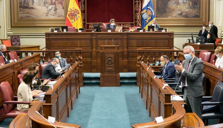 Vista del Parlamento durante la intervención de Sebastán Franquis