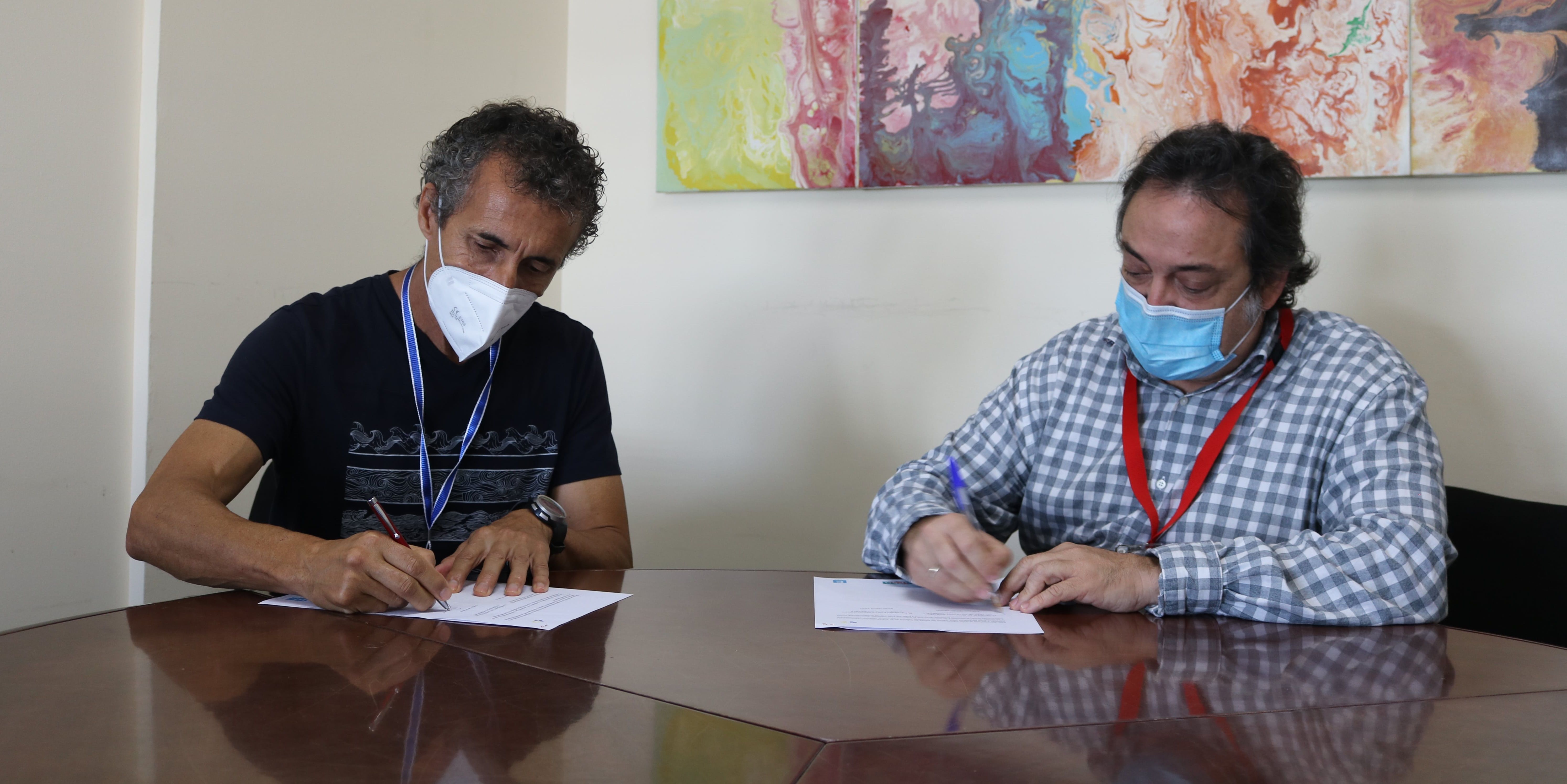 Firma del protocolo con la Asociación Acompañar en el Hospital