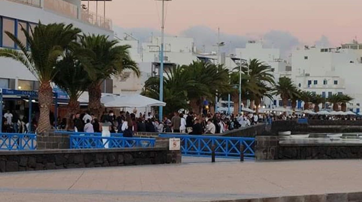 Archivo: Aglomeración de gente en el Charco de San Ginés durante la pandemia