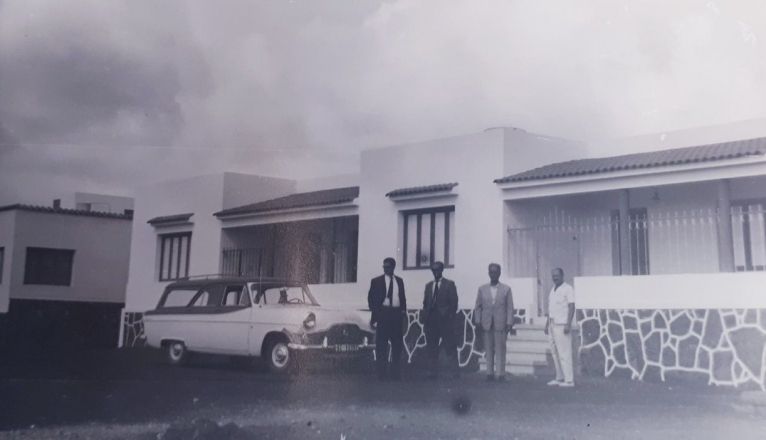Casas de verano en primera línea de la playa de la Pila de La Barrilla, en el año 1963