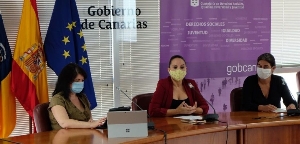 La consejera de Derechos Sociales, en una rueda de prensa de protección a la infancia