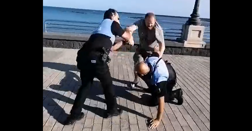 Detención de un negacionista durante una concentración en Arrecife