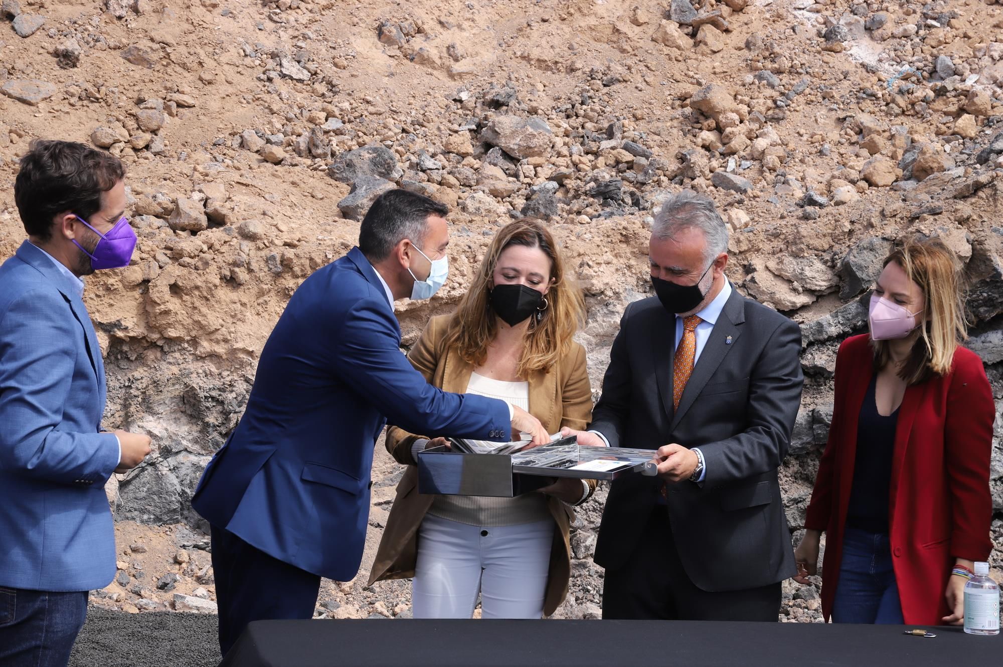 Primera piedra del nuevo centro de mayores de Tahíche