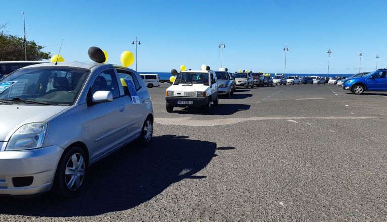 Nueva caravana de protesta de trabajadores temporales públicos en Lanzarote Nueva caravana de protesta de trabajadores temporales públicos en Lanzarote