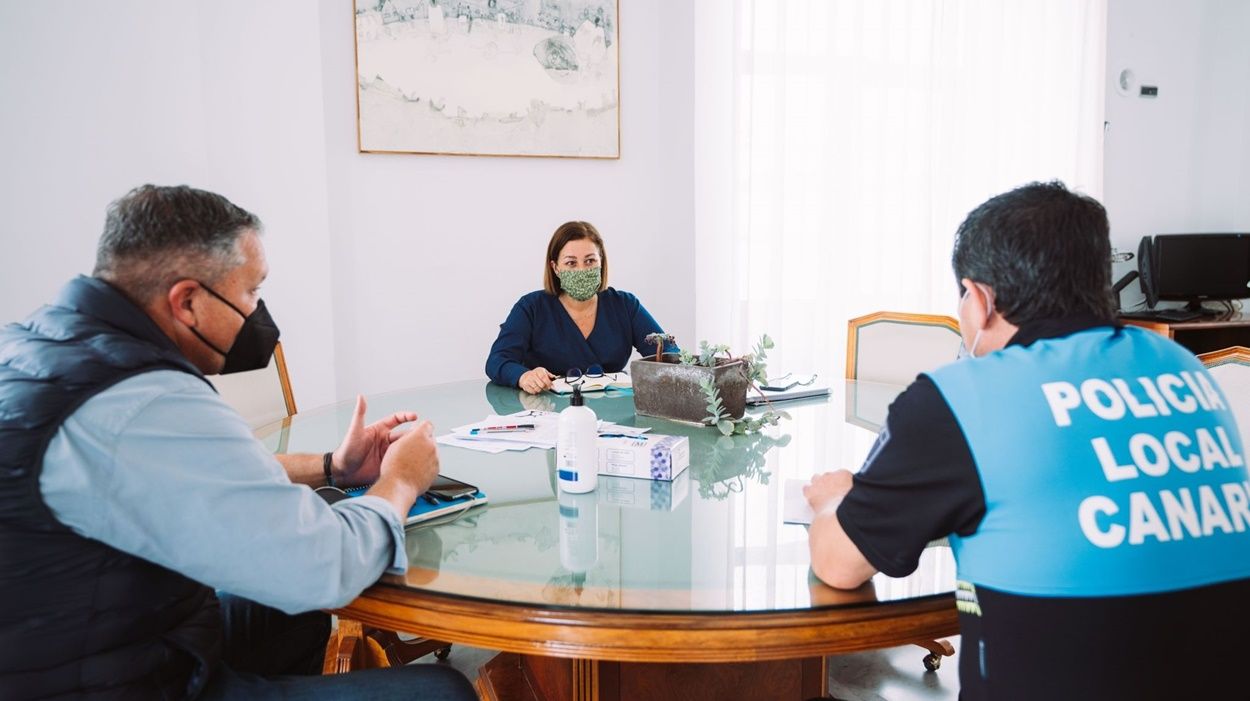 Reunión para coordinar el dispositivo especial de la Policía Local de Arrecife