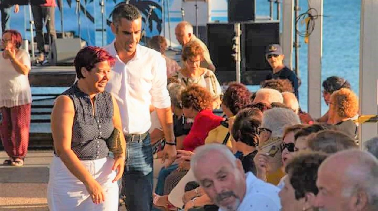 El alcalde de San Bartolomé, junto a la edil de Tercera Edad