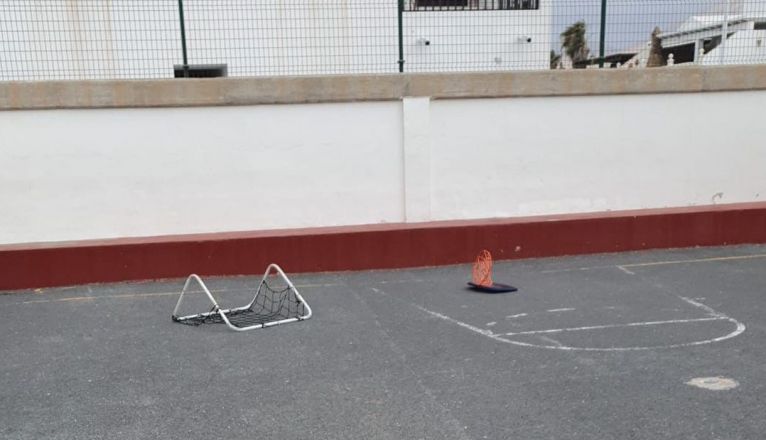 Parte del material deportivo que fue robado en el colegio de Playa Honda Parte del material deportivo que fue robado en el colegio de Playa Honda