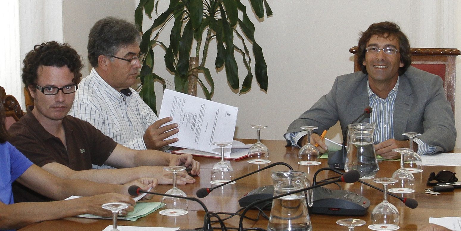 El abogado Ignacio Calatayud, en una reunión bajo la presidencia de Pedro San Ginés