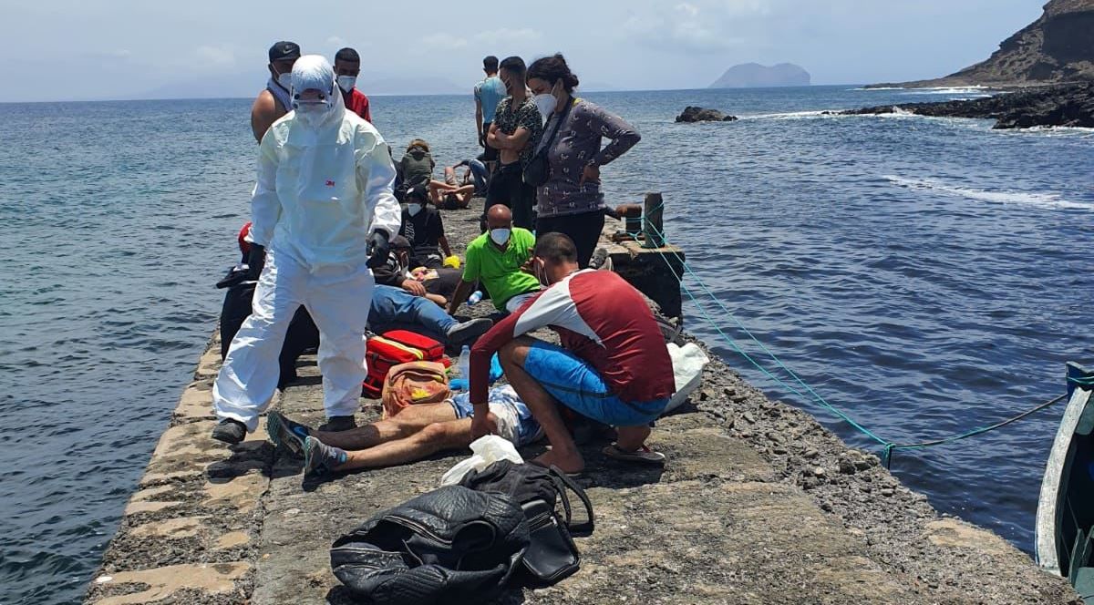 Localizada una patera en Alegranza