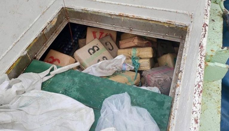 La droga estaba oculta en la bodega del barco La droga estaba oculta en la bodega del barco
